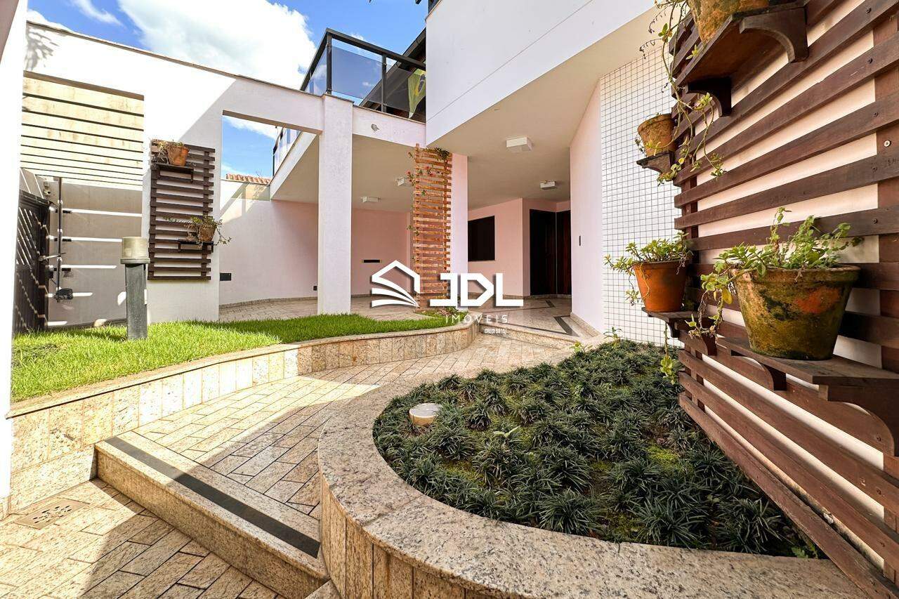 Casa à venda no bairro Velha: 