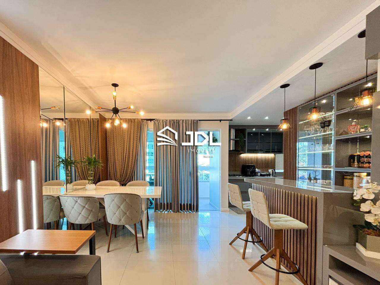 Apartamento à venda no bairro Velha: 