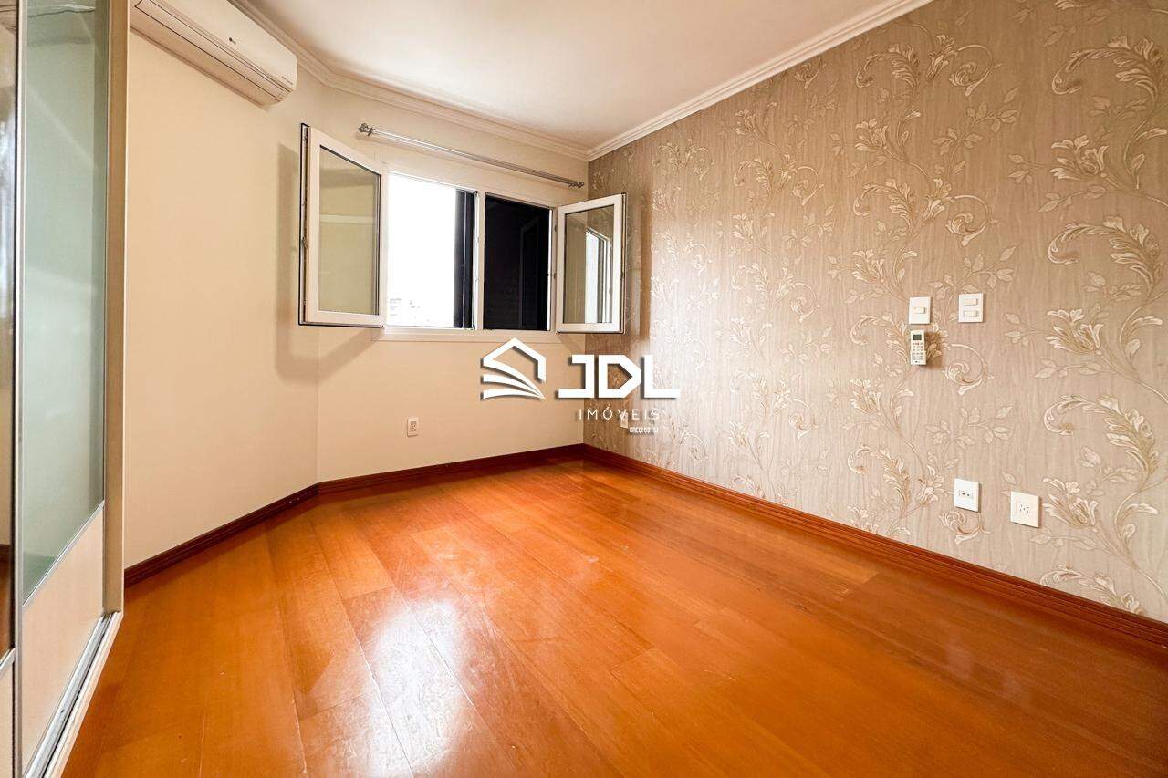Apartamento à venda no bairro Vila Nova: 