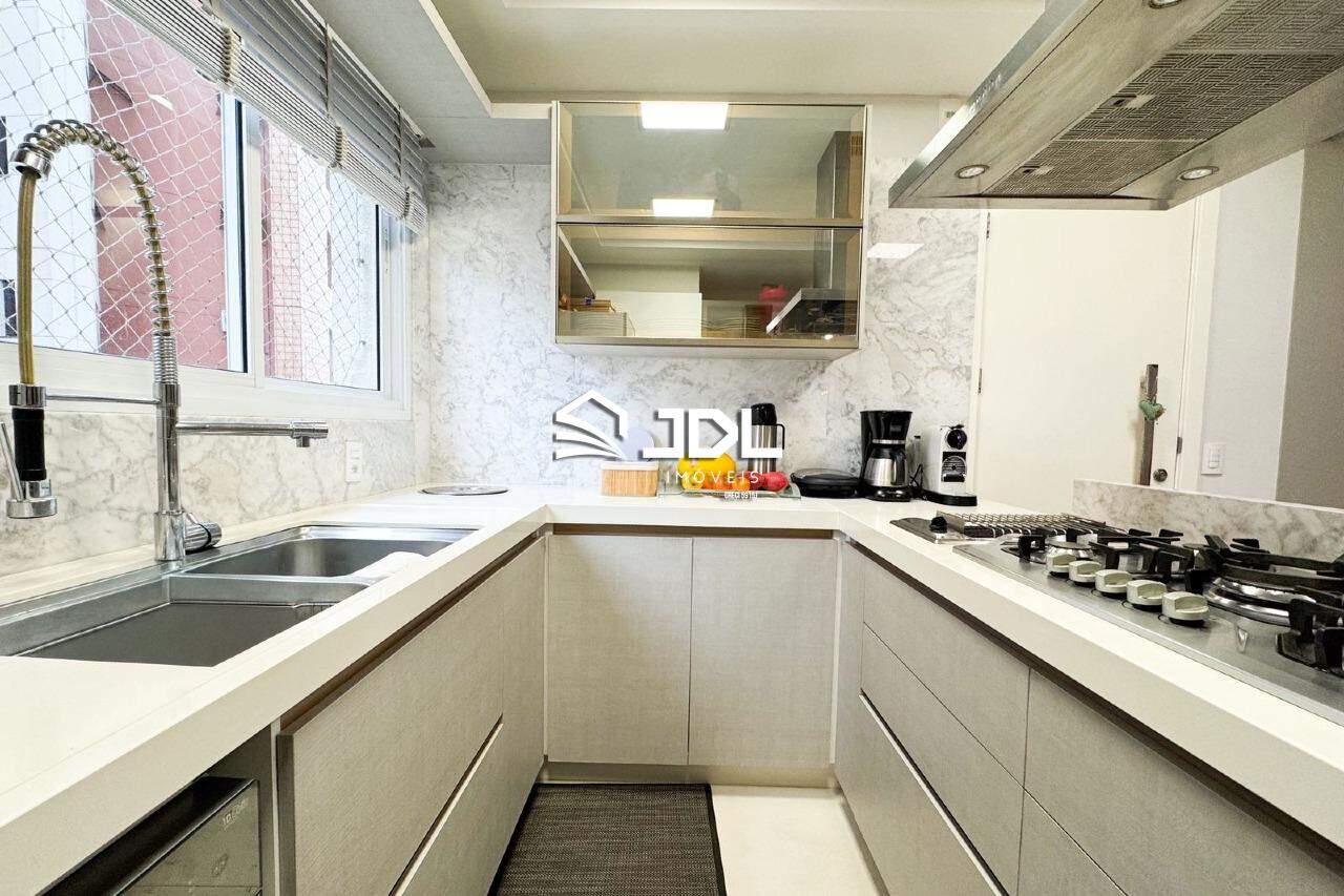 Apartamento à venda no bairro Vila Nova: 