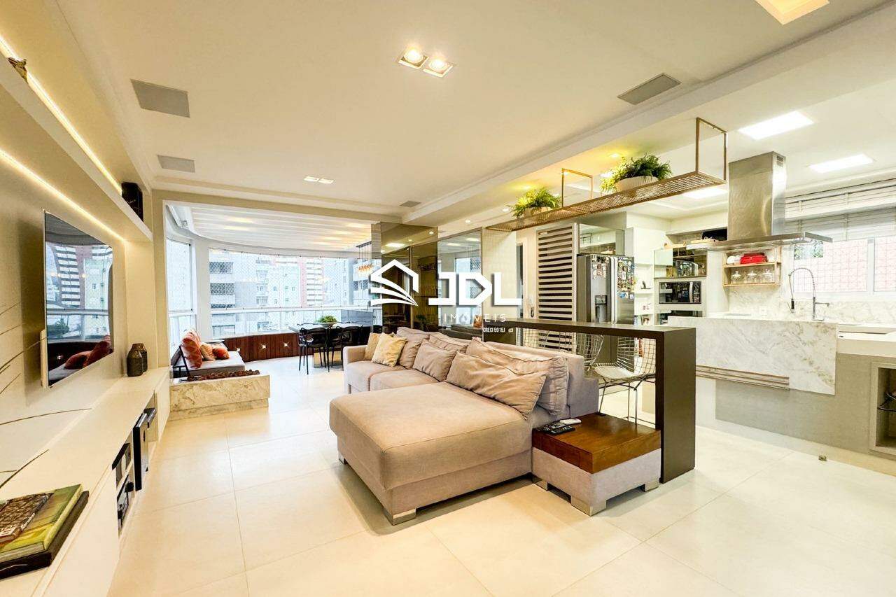 Apartamento à venda no bairro Vila Nova: