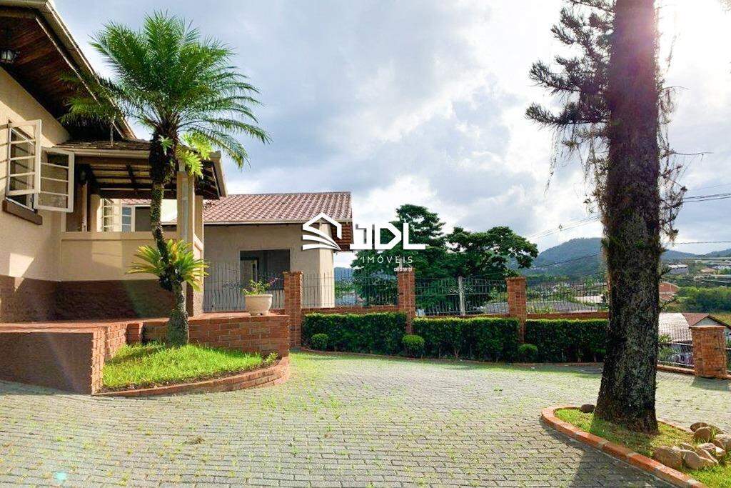 Casa à venda no bairro Velha: 