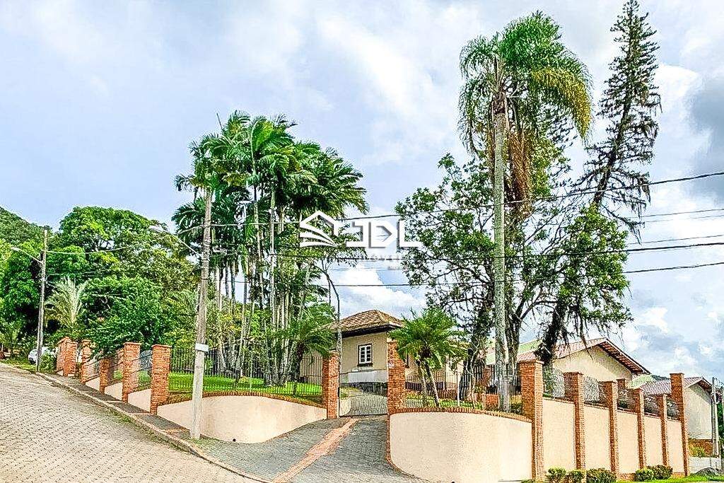 Casa à venda no bairro Velha: 