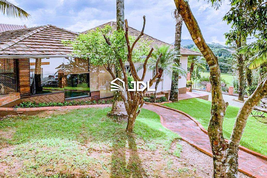 Casa à venda no bairro Velha: 