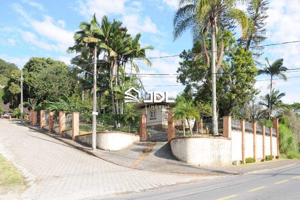 Casa à venda no bairro Velha: 