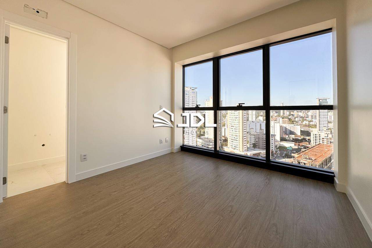 Apartamento à venda no bairro Velha: 