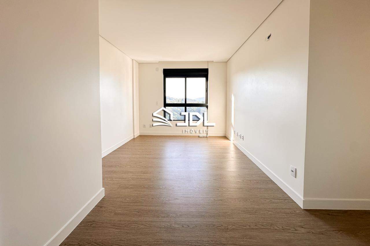 Apartamento à venda no bairro Velha: 