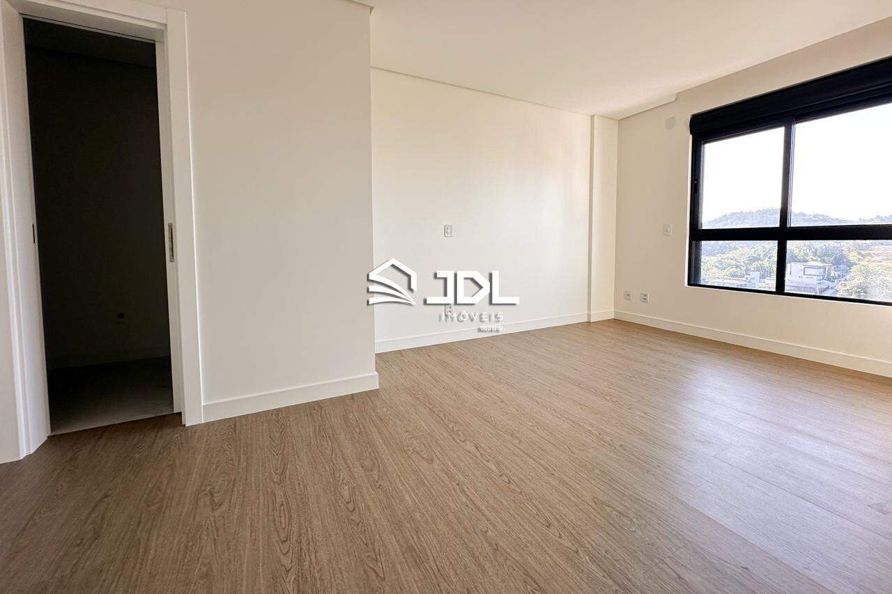 Apartamento à venda no bairro Velha: 