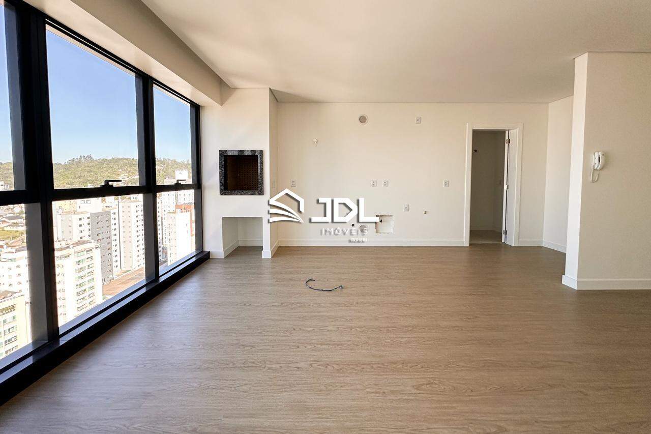 Apartamento à venda no bairro Velha: 