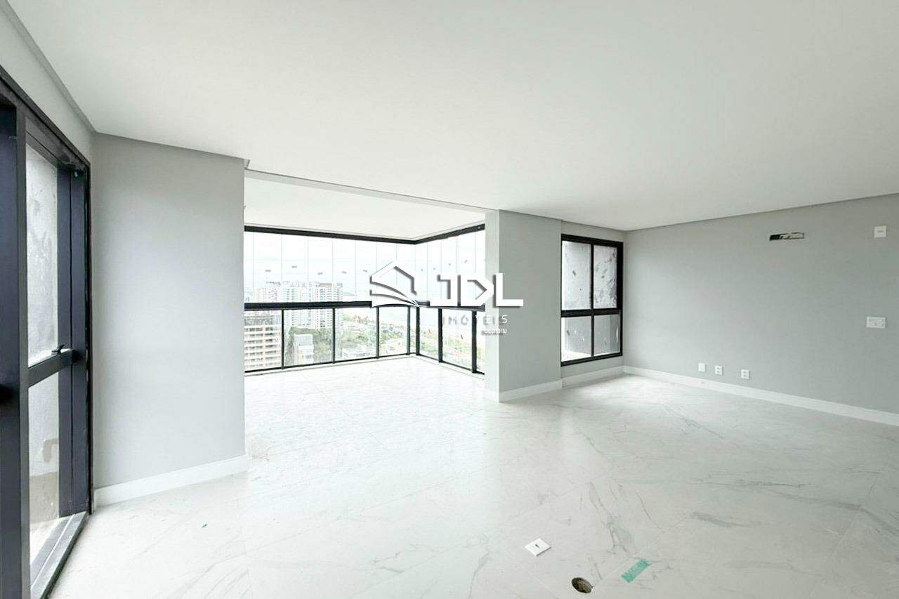 Apartamento à venda no bairro Itacolomi: 