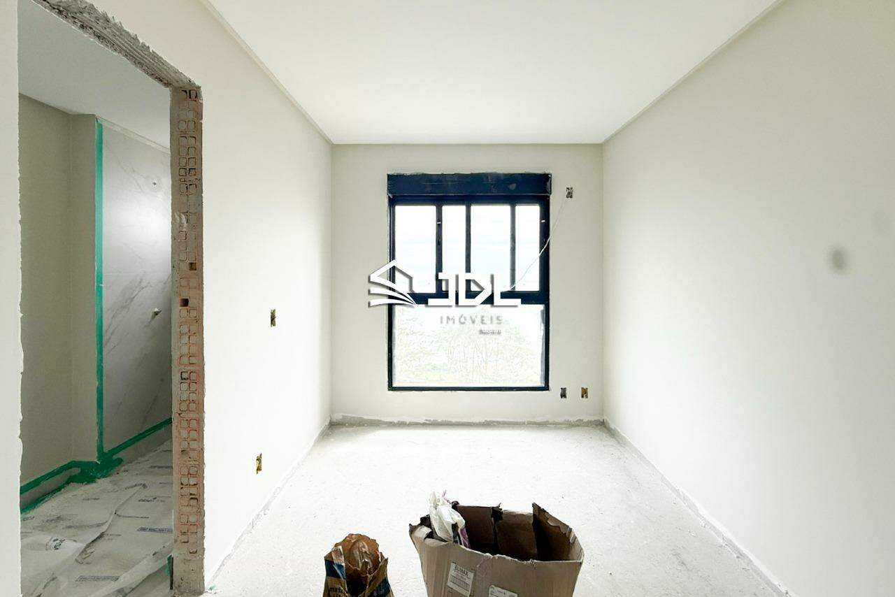 Apartamento à venda no bairro Praia de Armação do Itapocorói: 