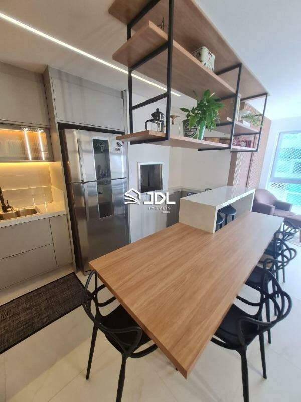 Apartamento à venda no bairro Centro: 