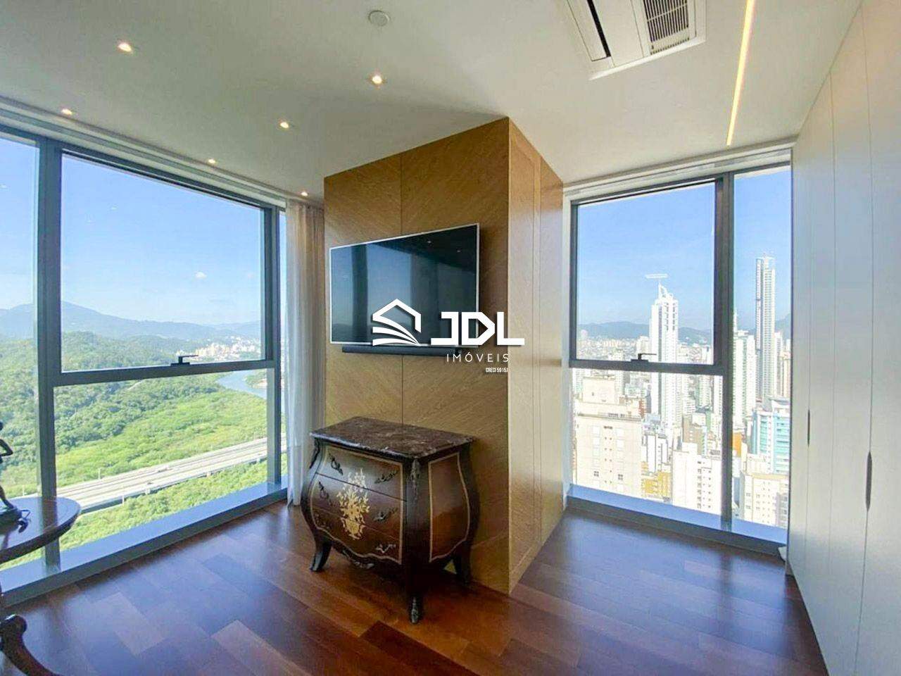 Apartamento à venda no bairro Centro: 