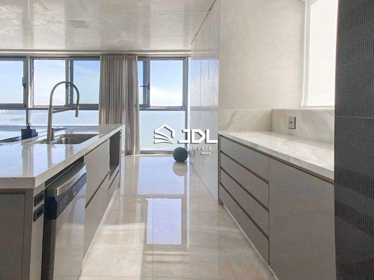 Apartamento à venda no bairro Centro: 