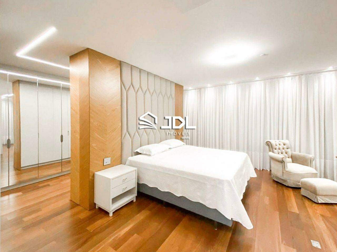 Apartamento à venda no bairro Centro: 