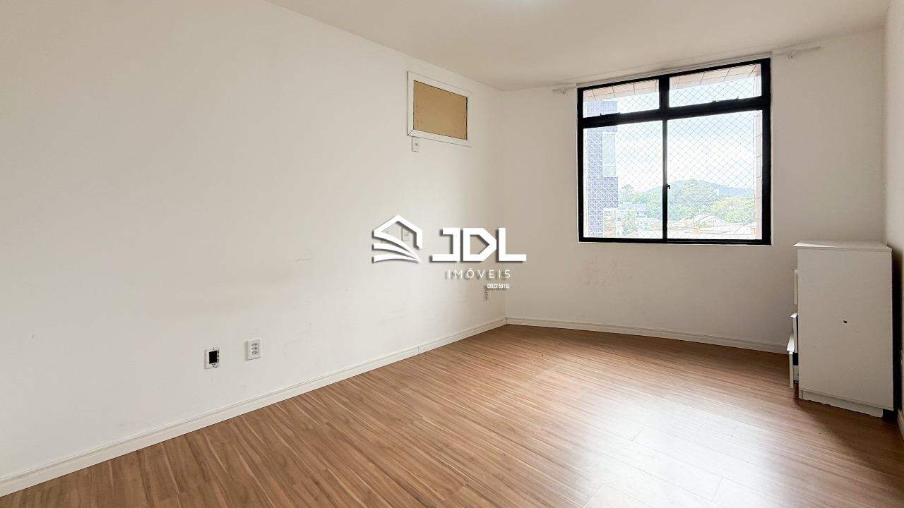 Apartamento à venda no bairro Vila Nova: