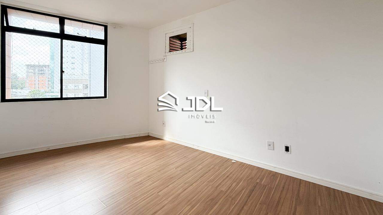 Apartamento à venda no bairro Vila Nova: 