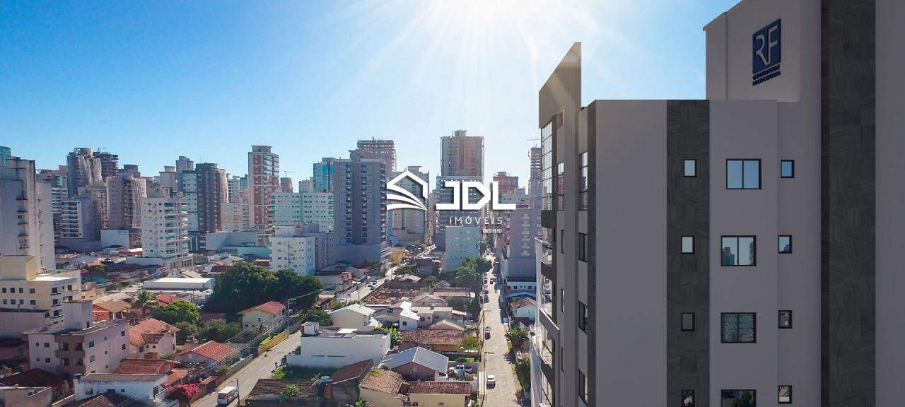 Apartamento à venda no bairro Meia Praia: 