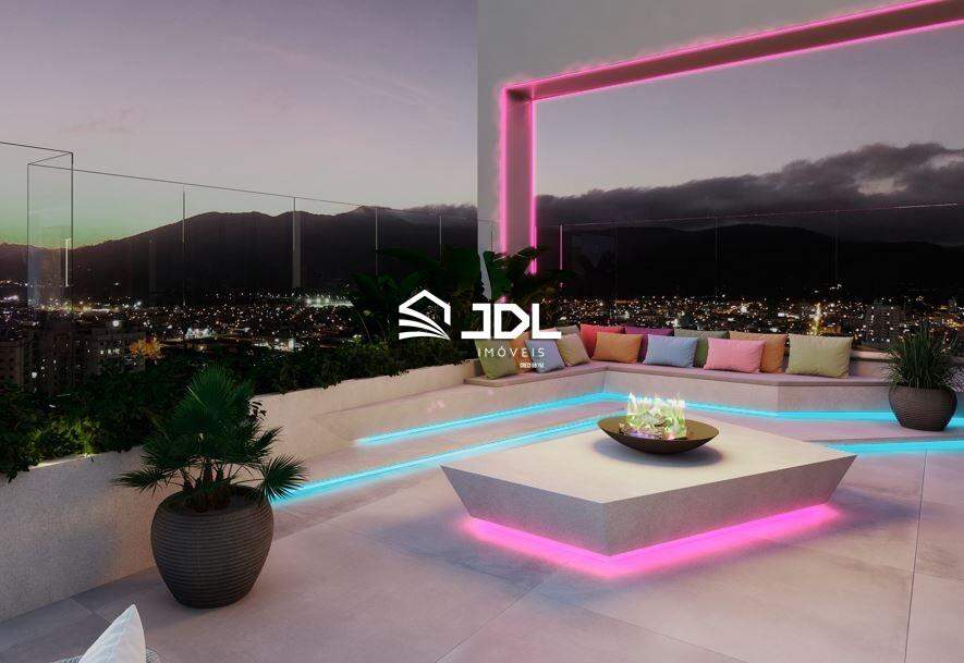 Apartamento à venda no bairro Meia Praia: 