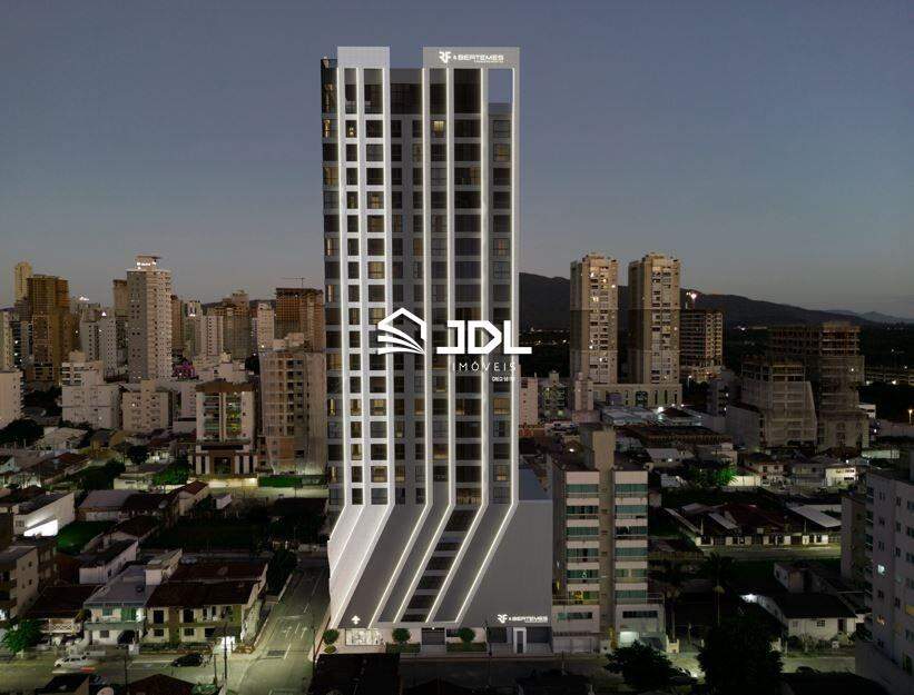 Apartamento à venda no bairro Meia Praia: 
