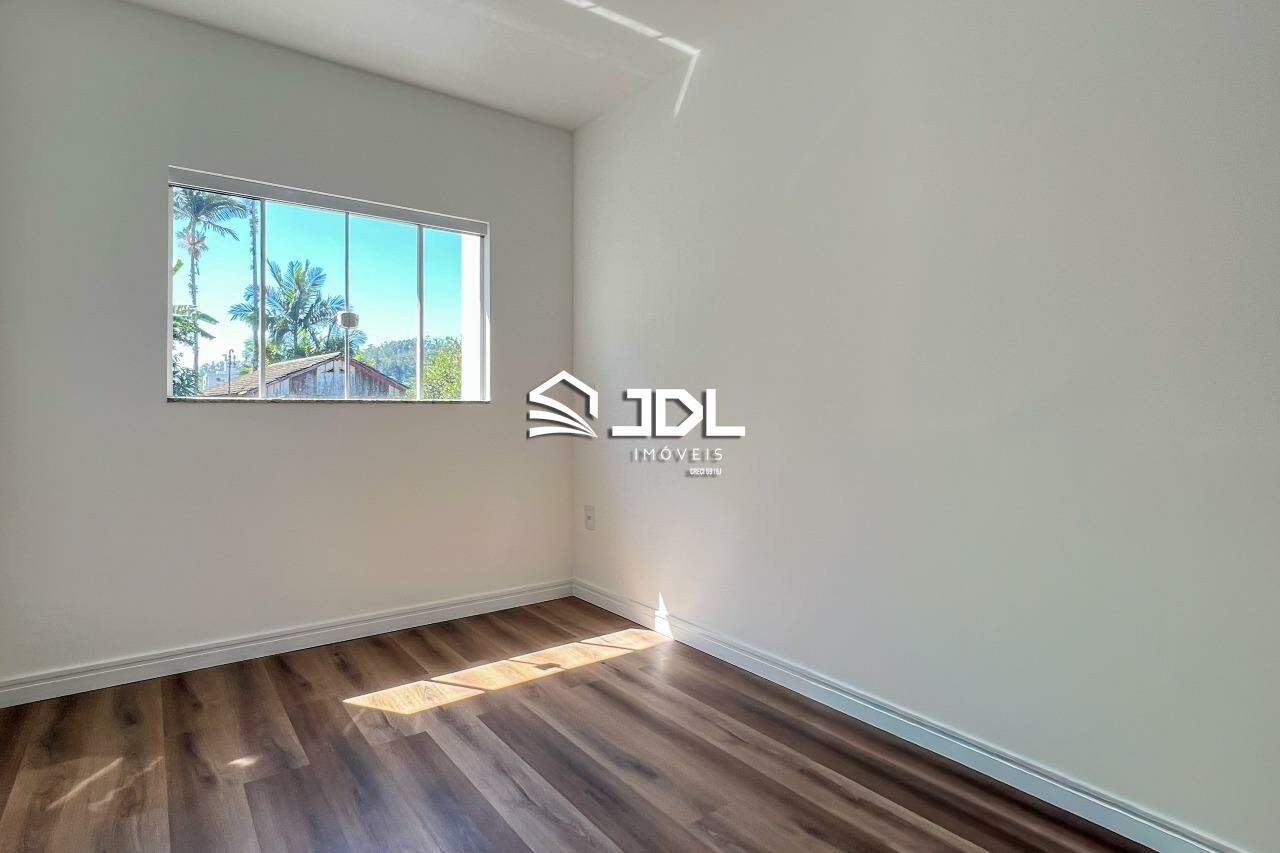 Casa à venda no bairro Escola Agrícola: 