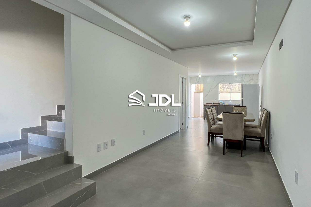 Casa à venda no bairro Escola Agrícola: 