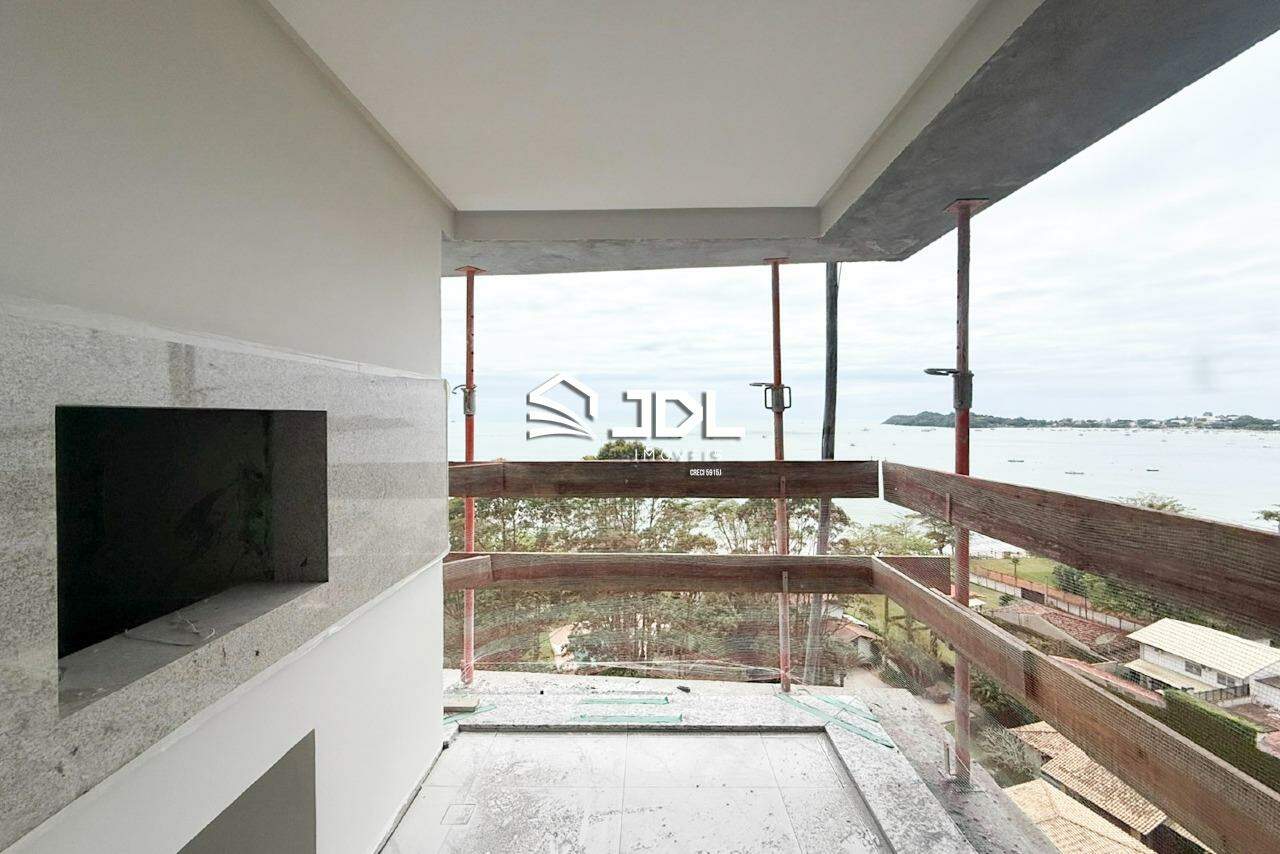 Apartamento à venda no bairro Praia de Armação do Itapocorói: 