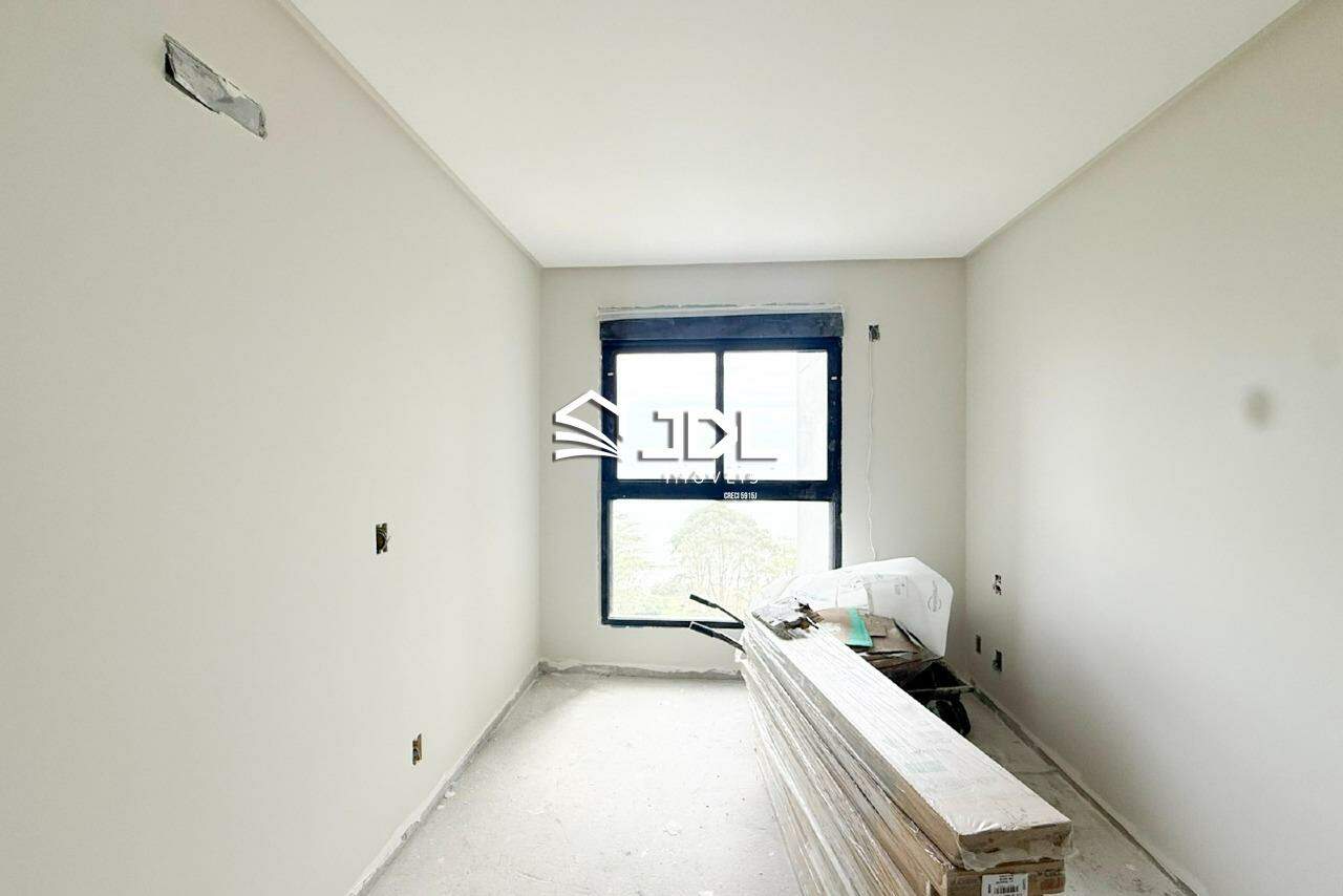 Apartamento à venda no bairro Praia de Armação do Itapocorói: 