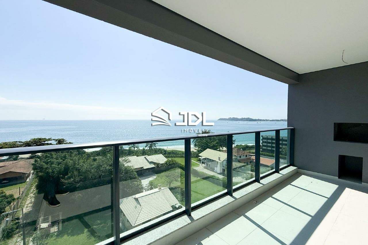 Apartamento à venda no bairro Praia de Armação do Itapocorói: 