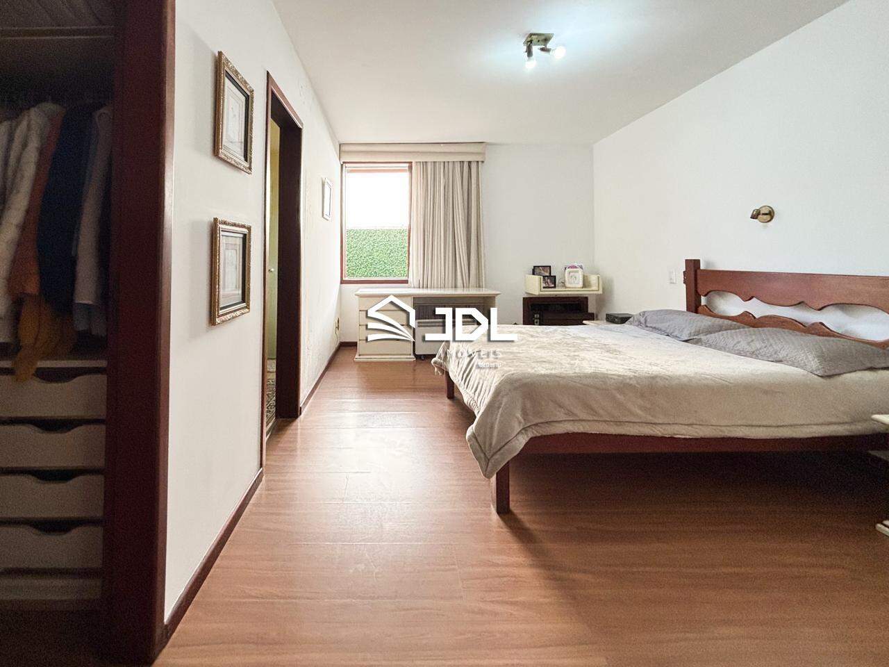 Casa à venda no bairro Garcia: 