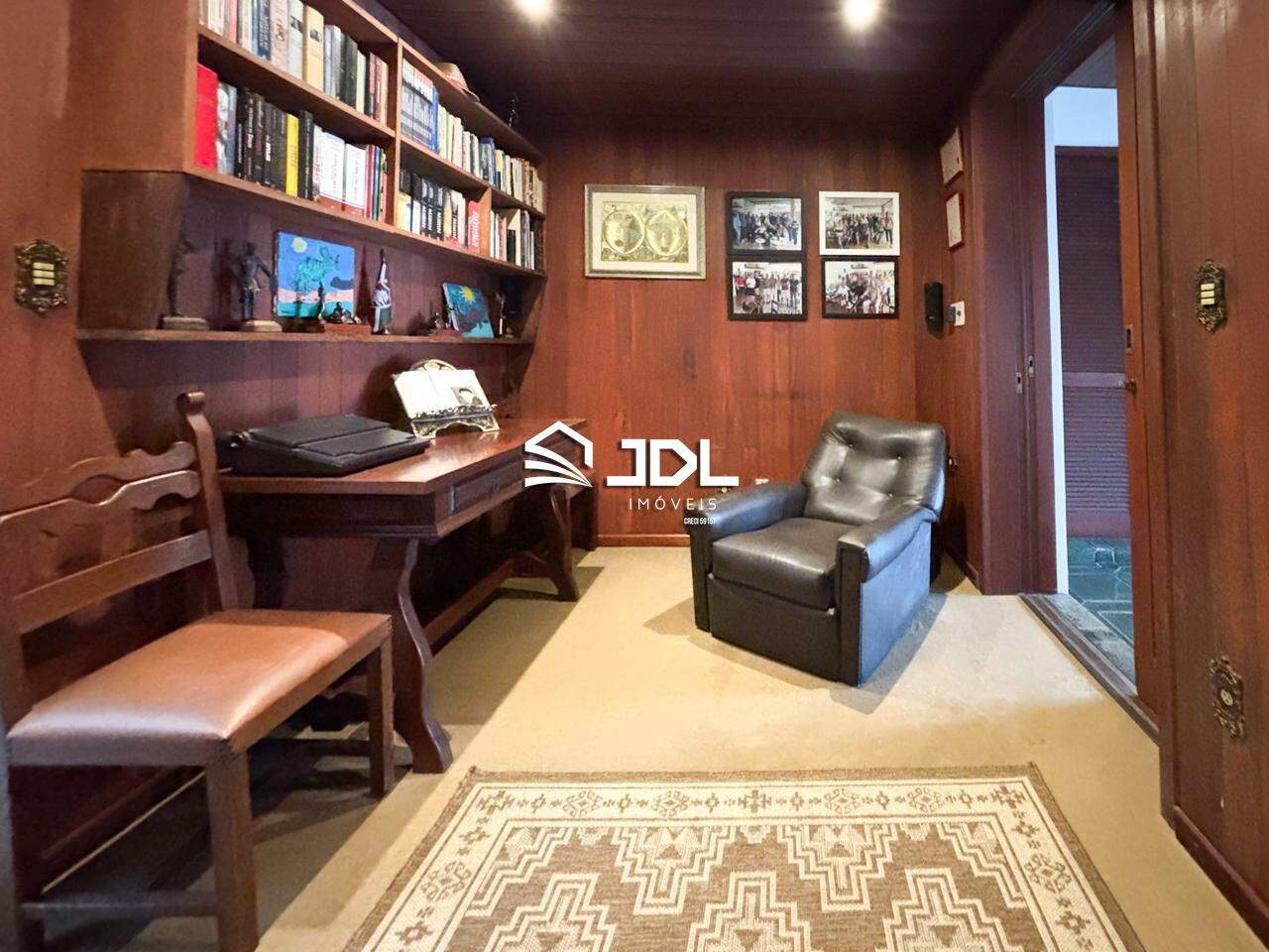 Casa à venda no bairro Garcia: 