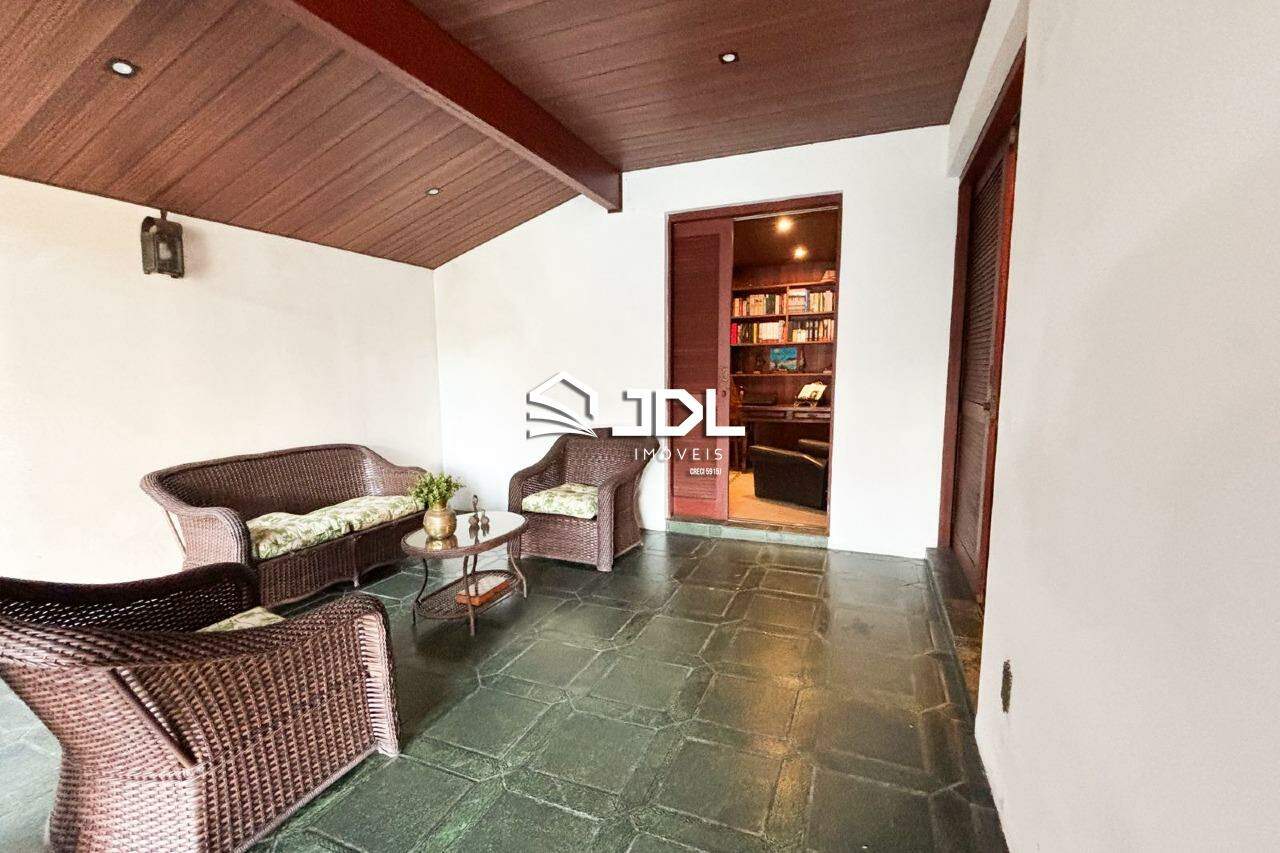 Casa à venda no bairro Garcia: 