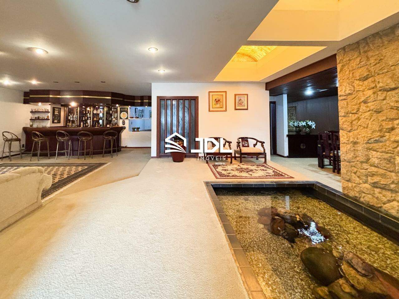 Casa à venda no bairro Garcia: 