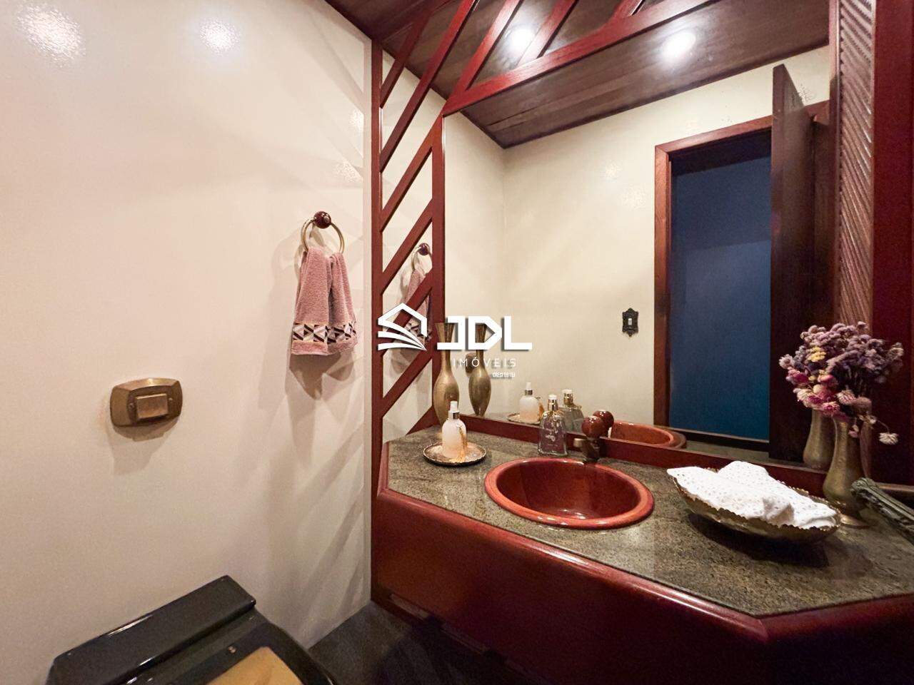 Casa à venda no bairro Garcia: 