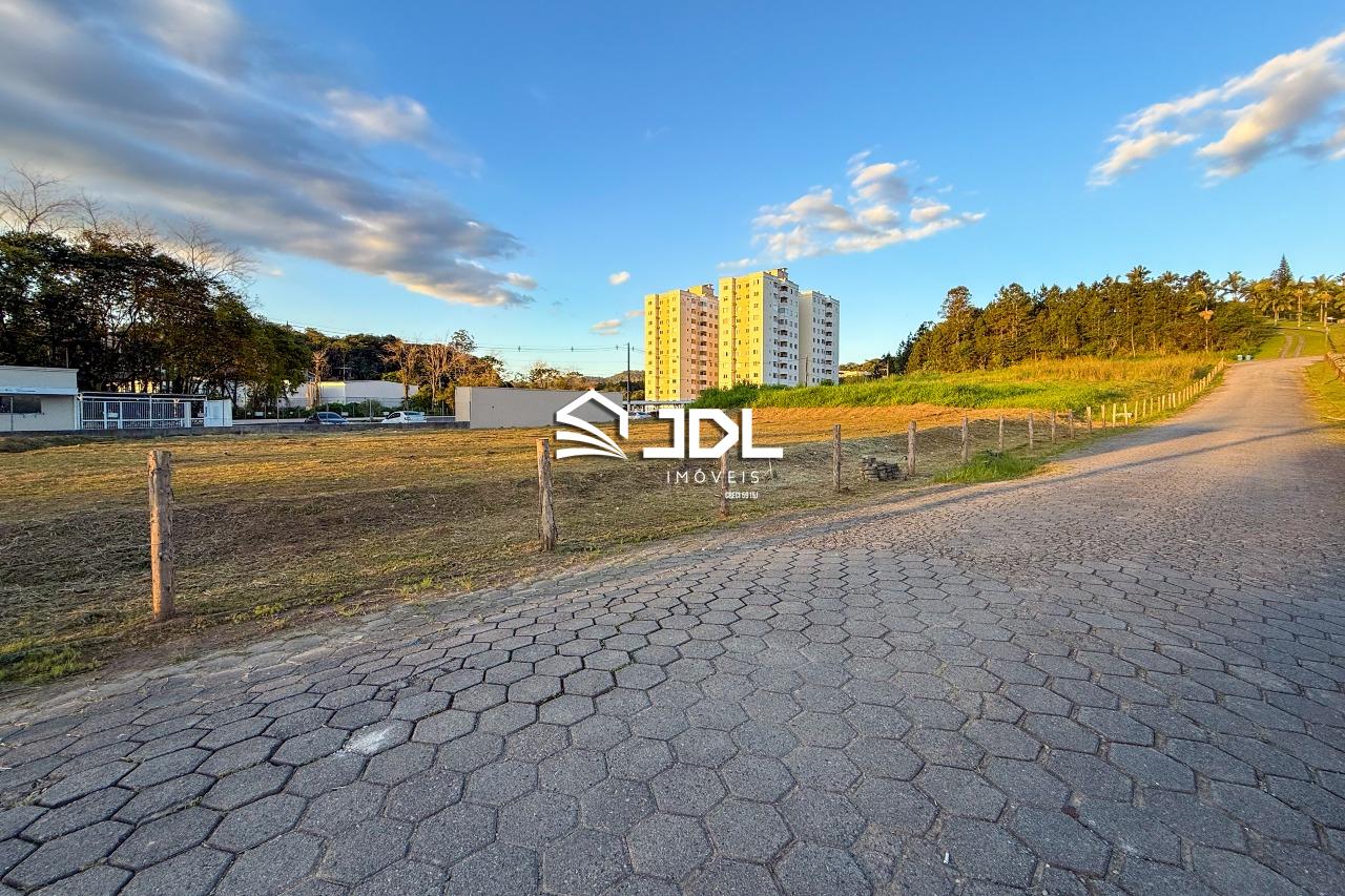 Terreno à venda no bairro Itoupava Central: 