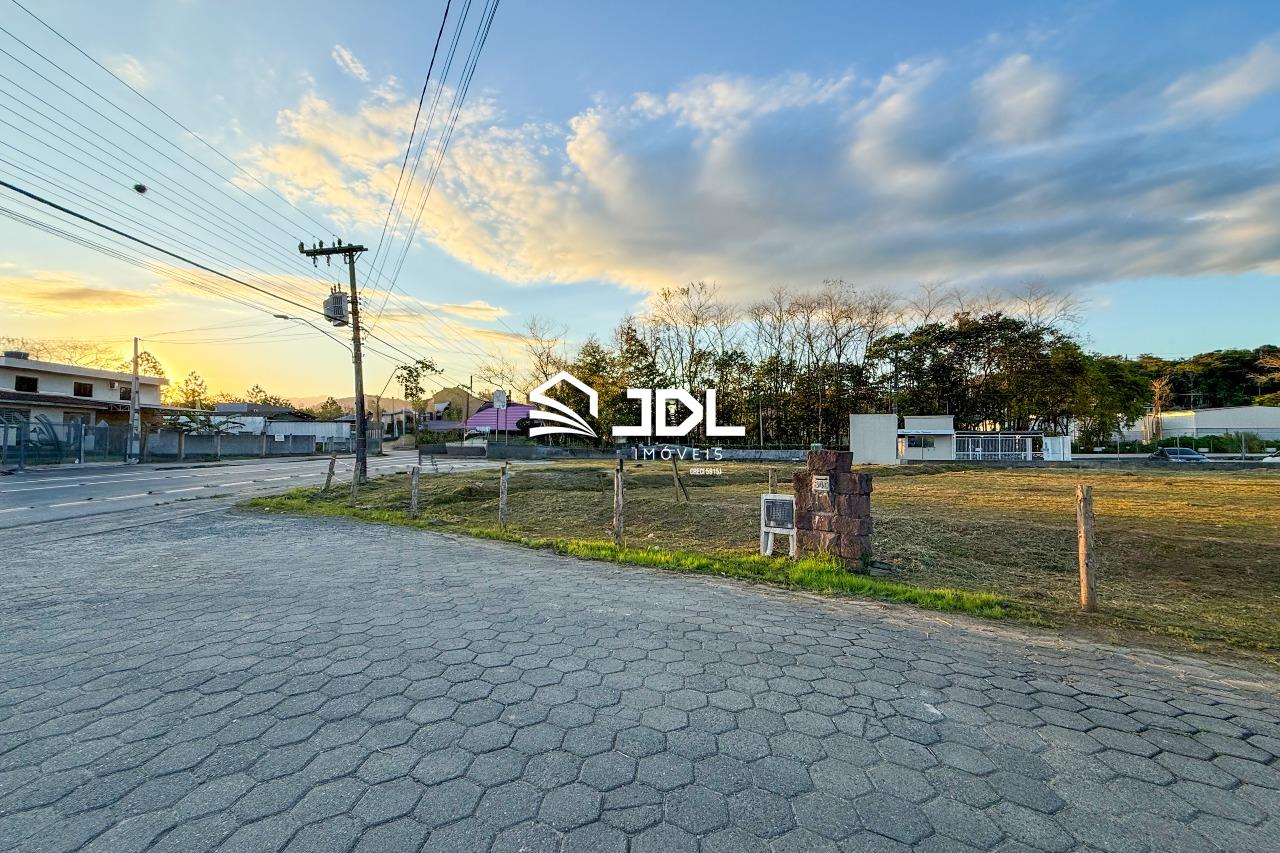 Terreno à venda no bairro Itoupava Central: 