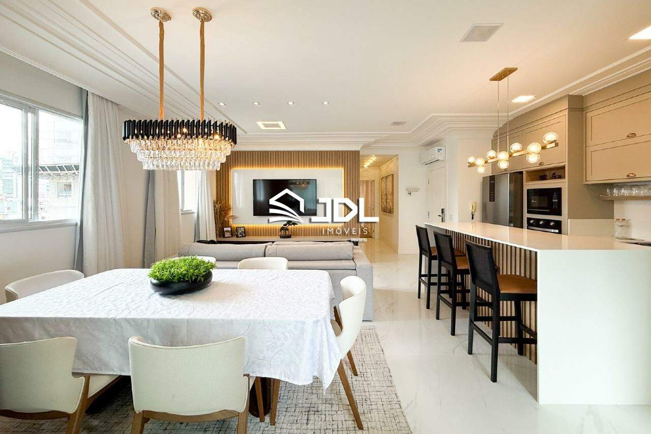Apartamento à venda no bairro Meia Praia: 
