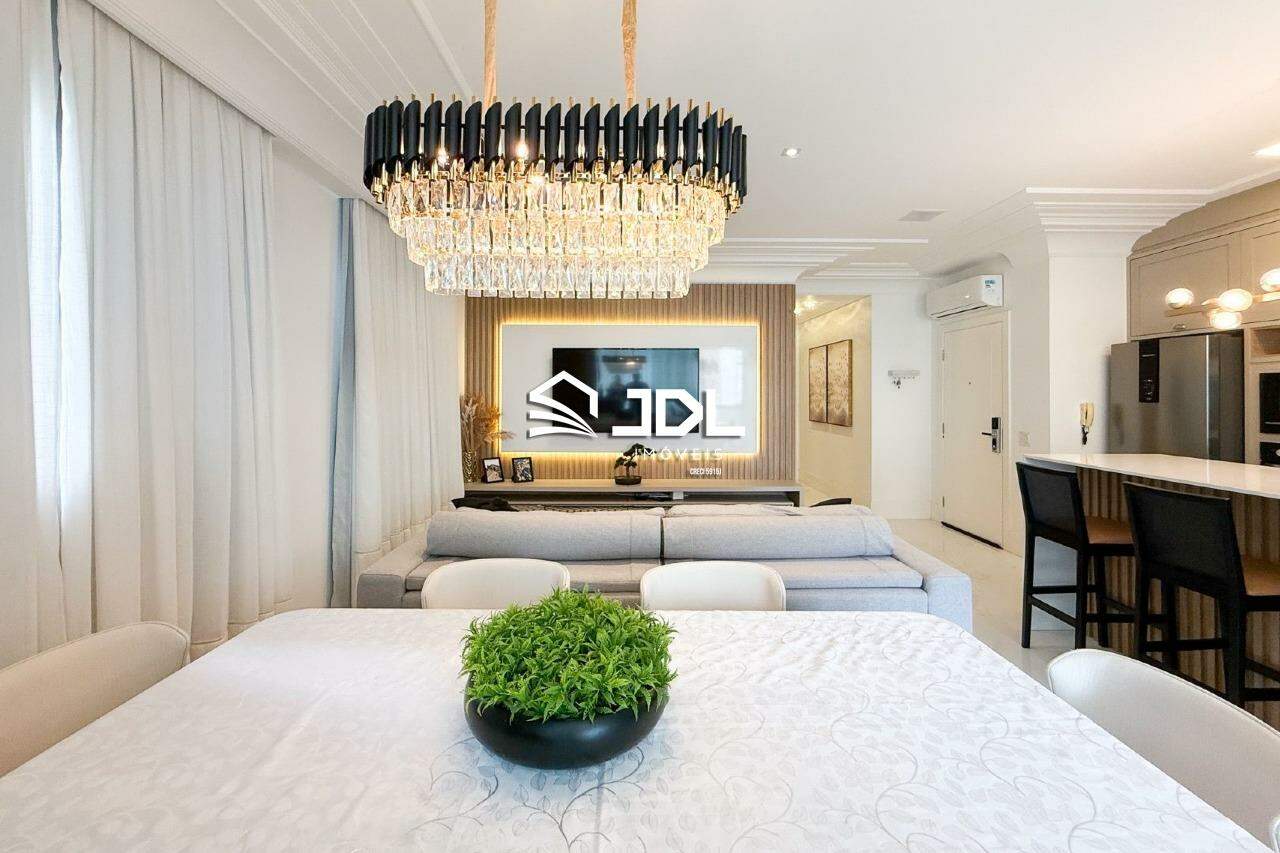 Apartamento à venda no bairro Meia Praia: 