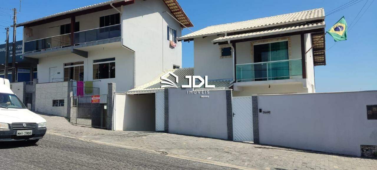 Casa à venda no bairro Praia de Armação do Itapocorói: 