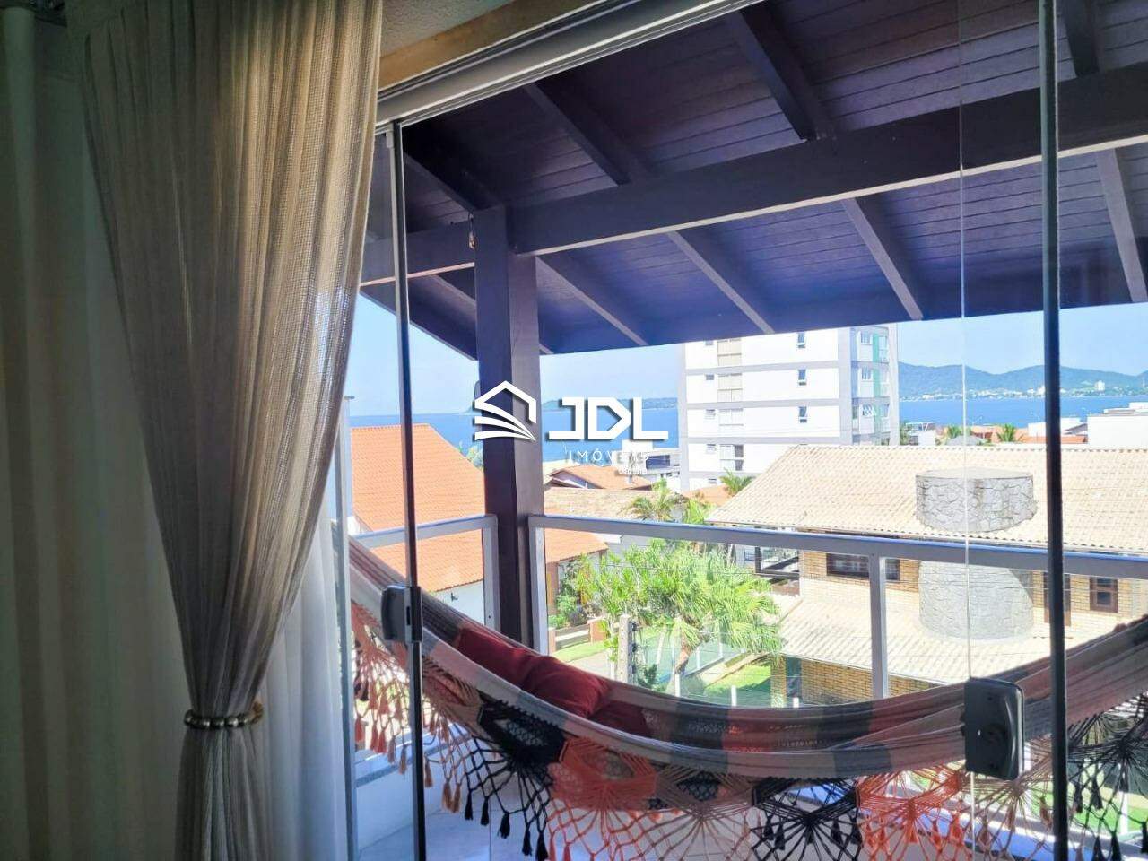 Casa à venda no bairro Centro: 