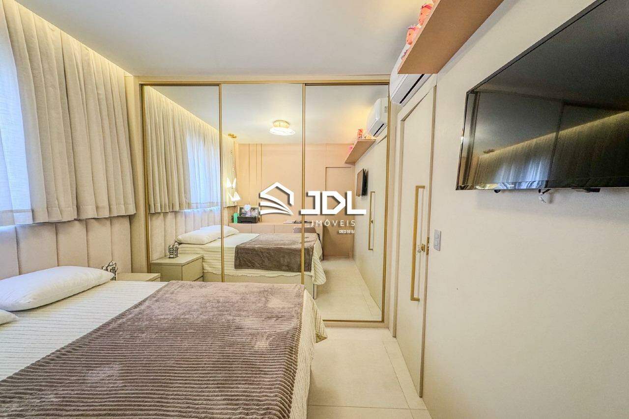 Apartamento à venda no bairro Velha: 