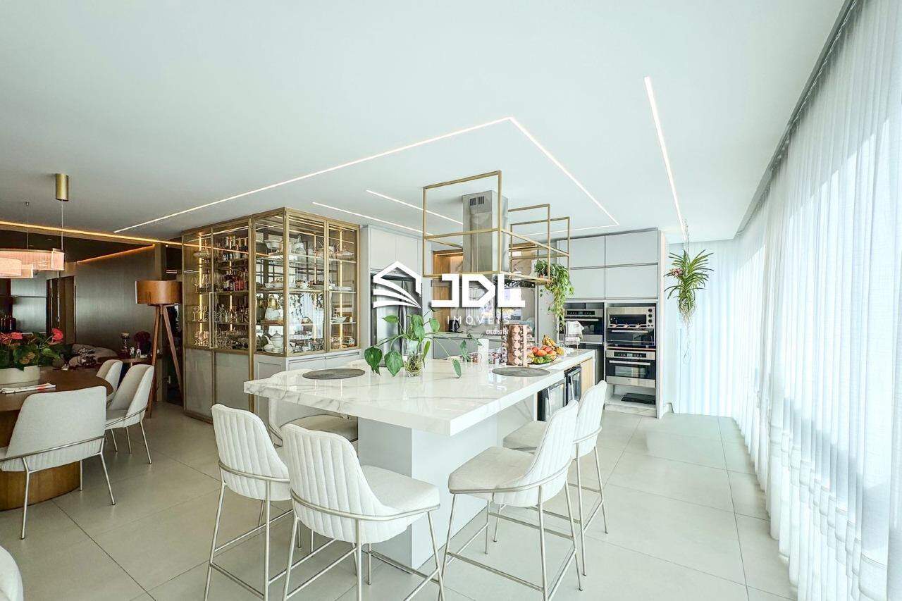 Apartamento à venda no bairro Velha: 