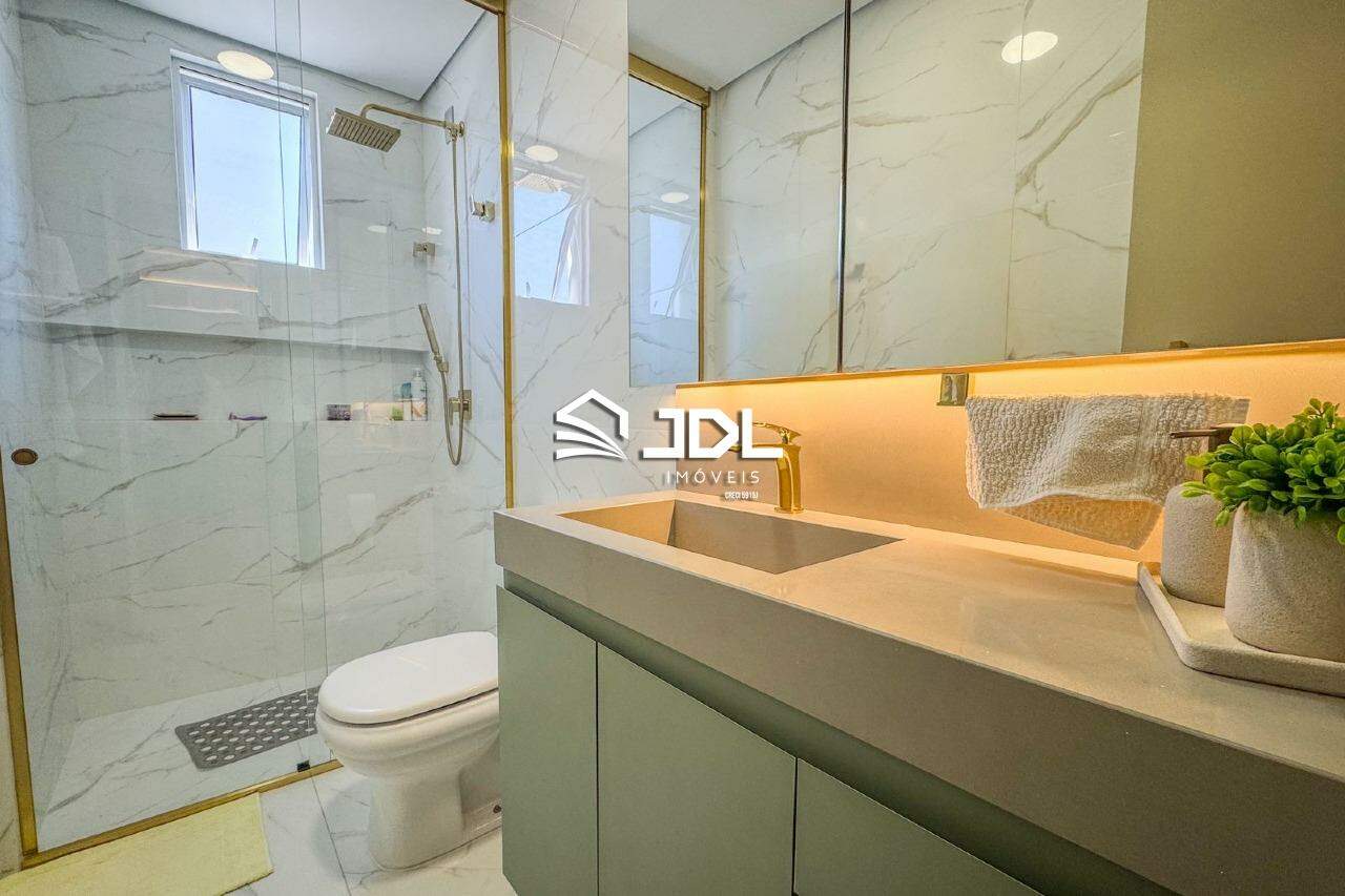 Apartamento à venda no bairro Velha: 