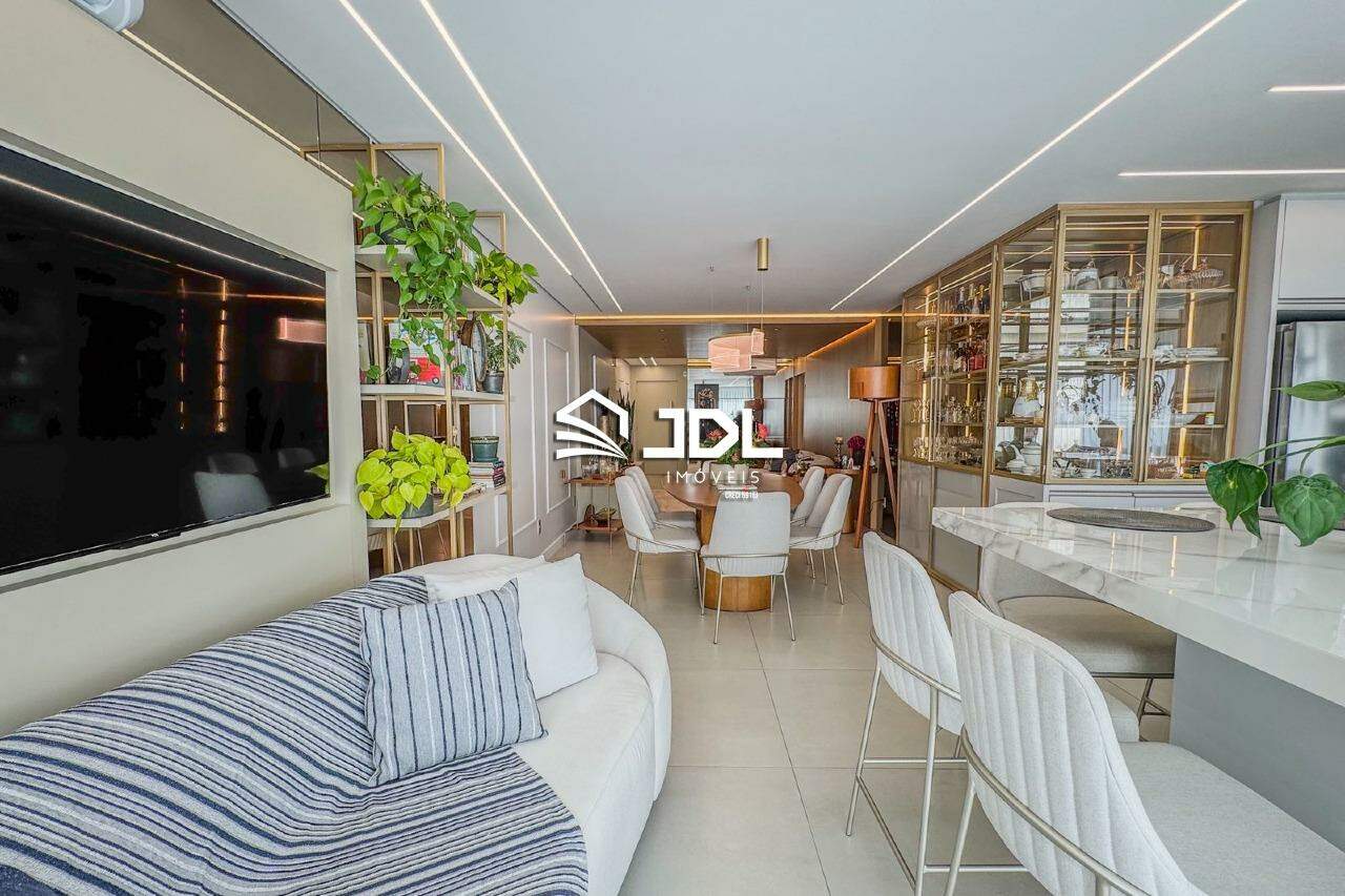 Apartamento à venda no bairro Velha: 