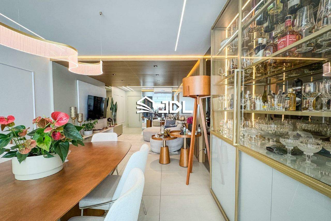 Apartamento à venda no bairro Velha: 