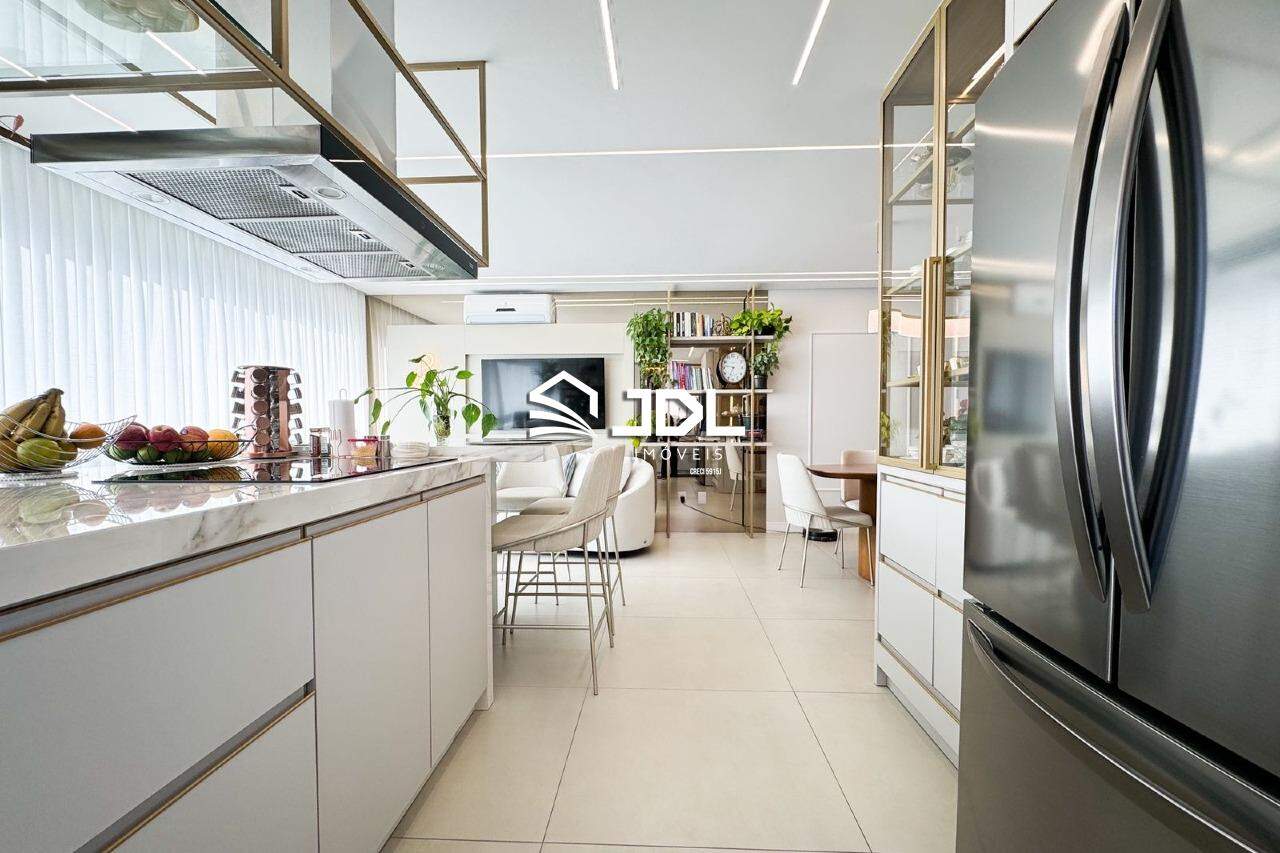 Apartamento à venda no bairro Velha: 