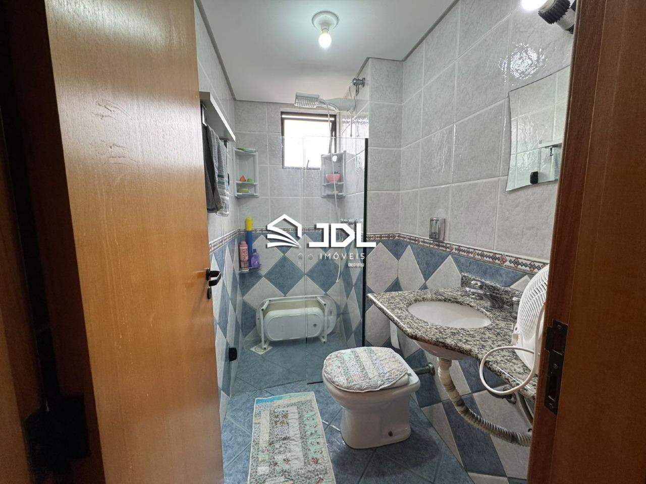 Apartamento à venda no bairro Velha: 