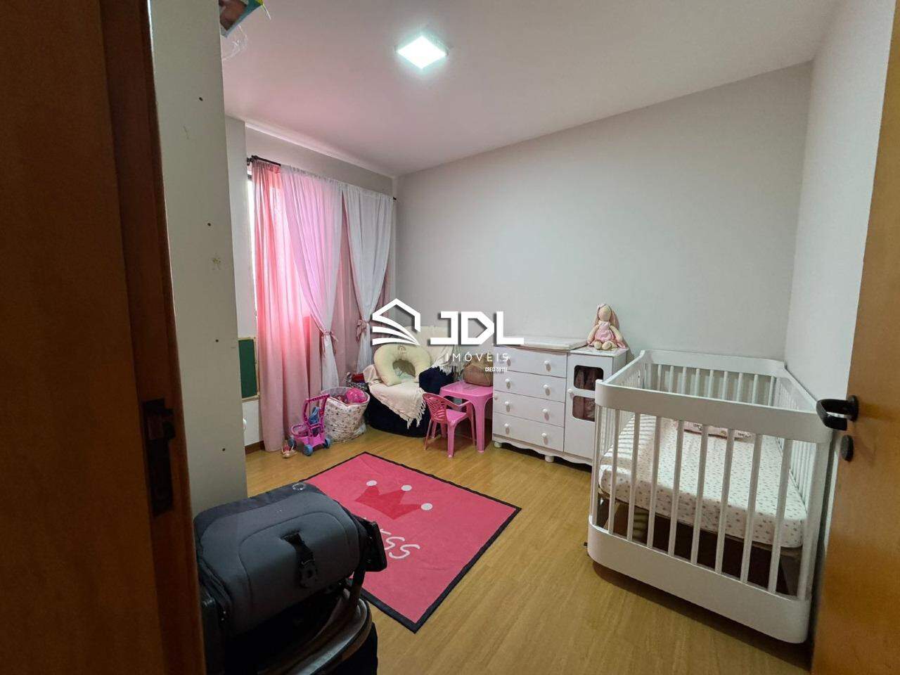 Apartamento à venda no bairro Velha: 