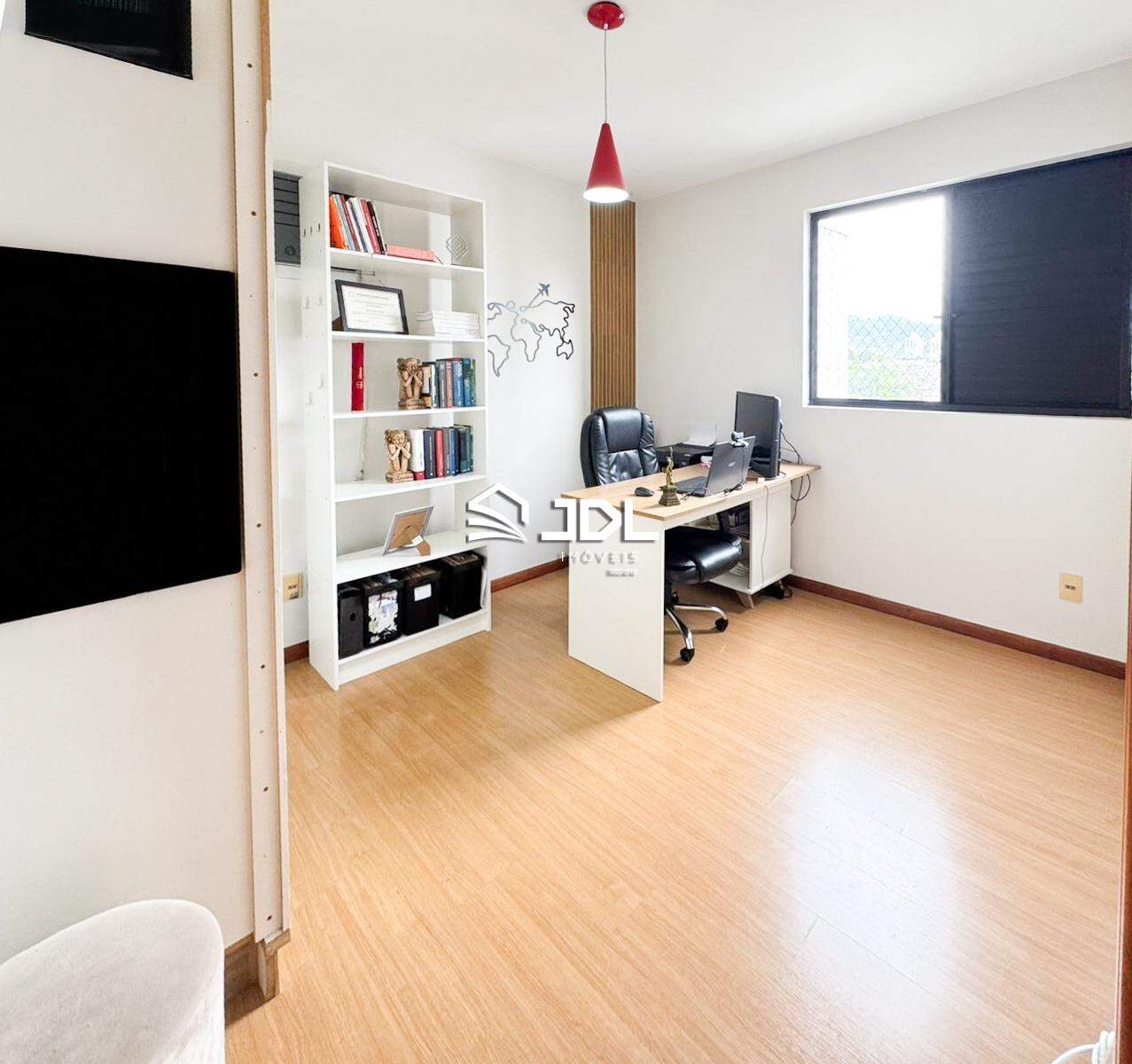 Apartamento à venda no bairro Velha: 