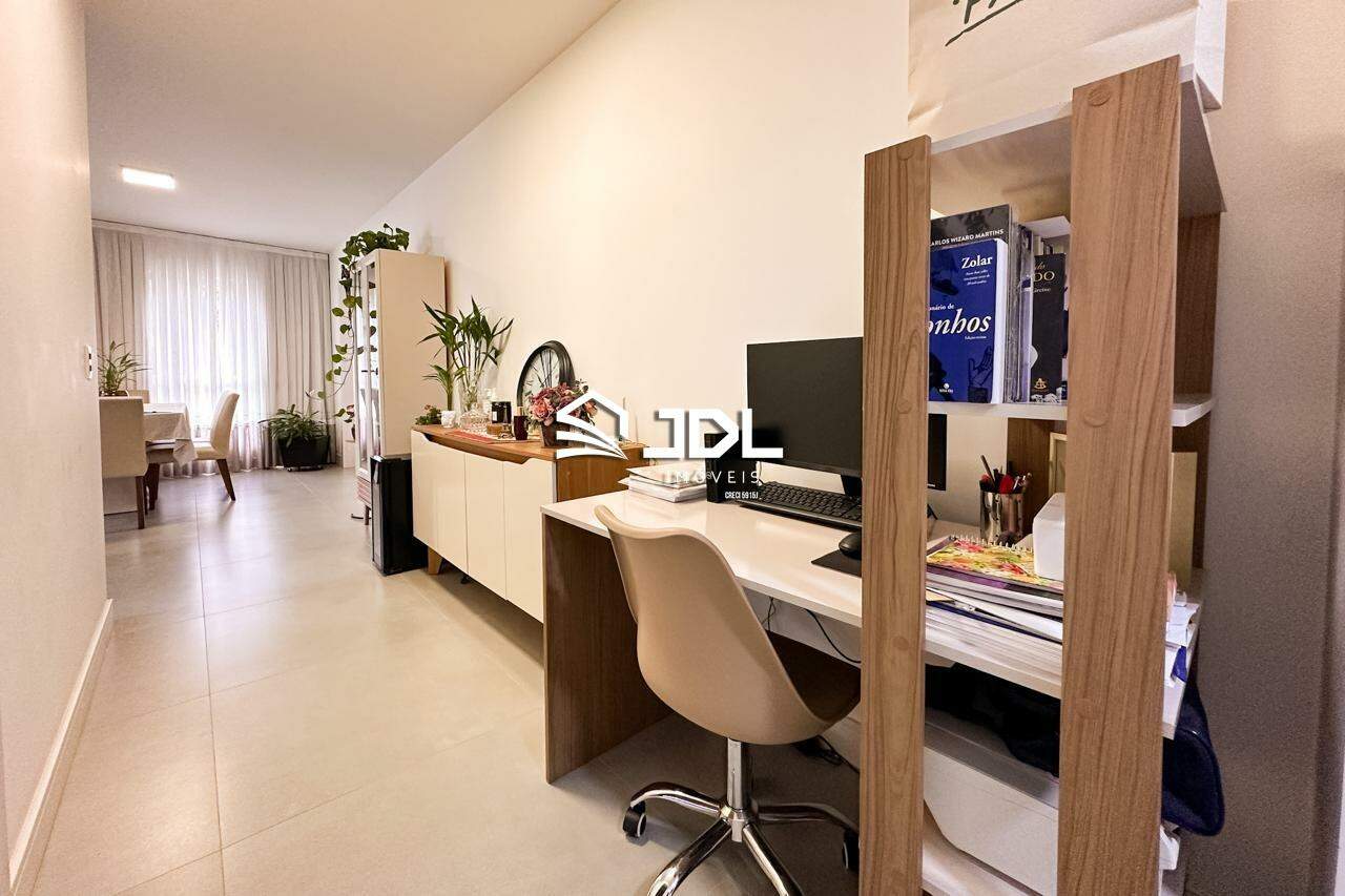Apartamento à venda no bairro Vila Nova: